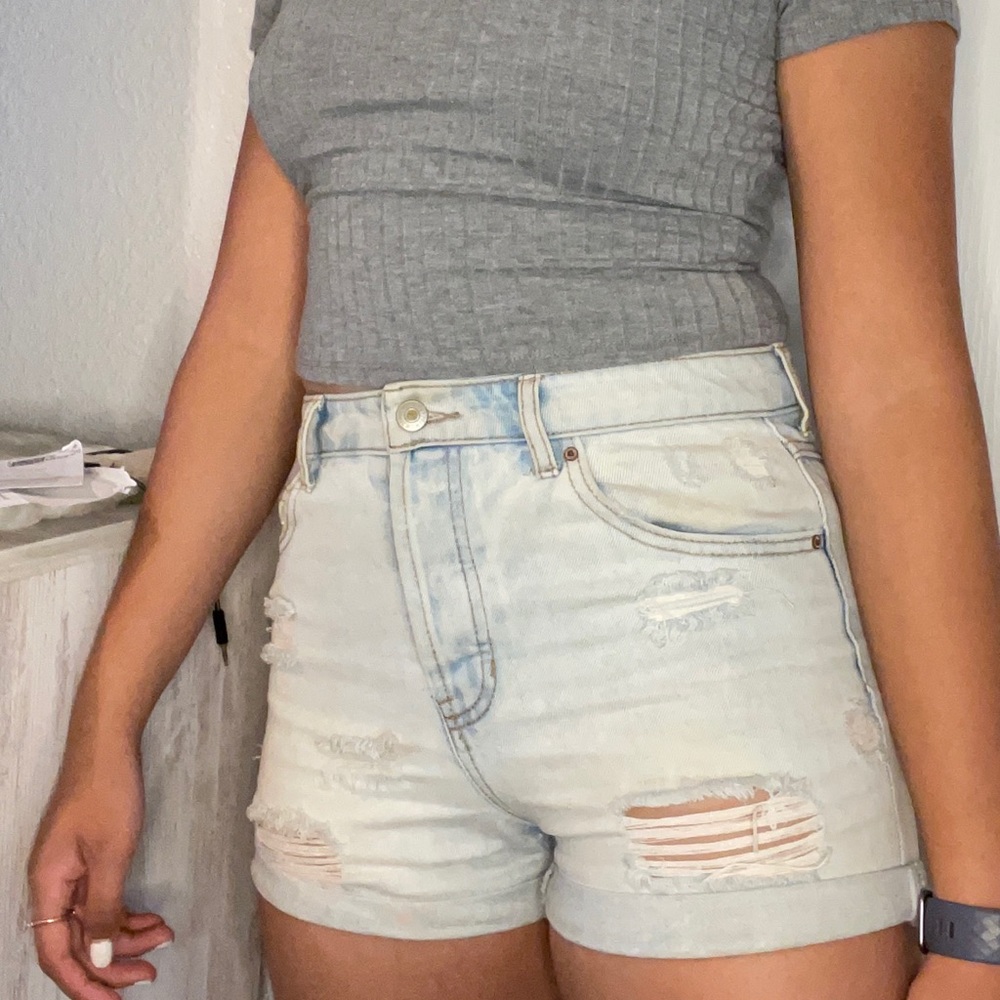 Cute denim shorts !